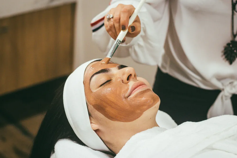 Aplicação de protocolo facial em consultório